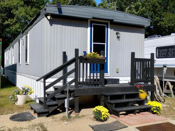 62 Ledgewood Drive, Hollis, ME 04042
