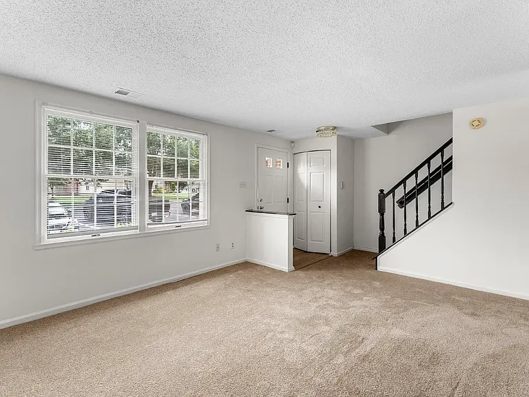 9428 Tracey Lynne Cir — Photo 4