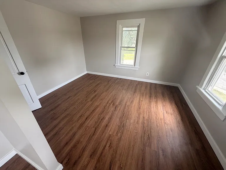 42 Webber Ave — Photo 3