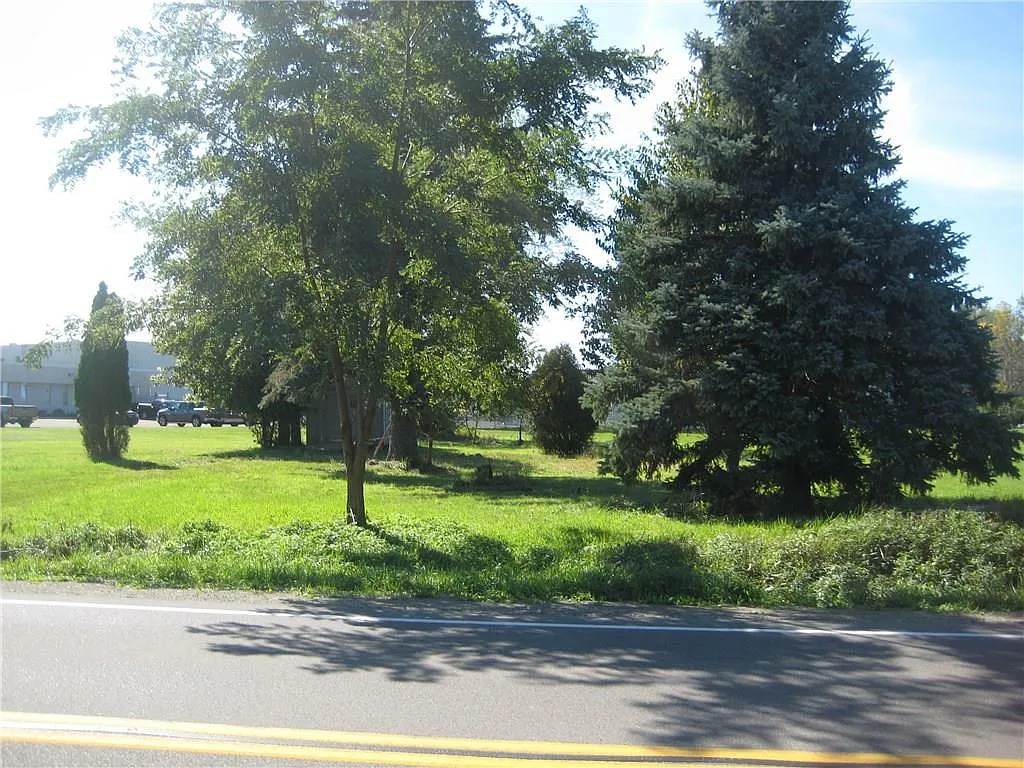 391 Water St photo 1
