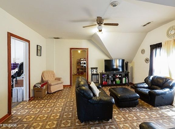 3rd image of 13905 S Atlantic St
