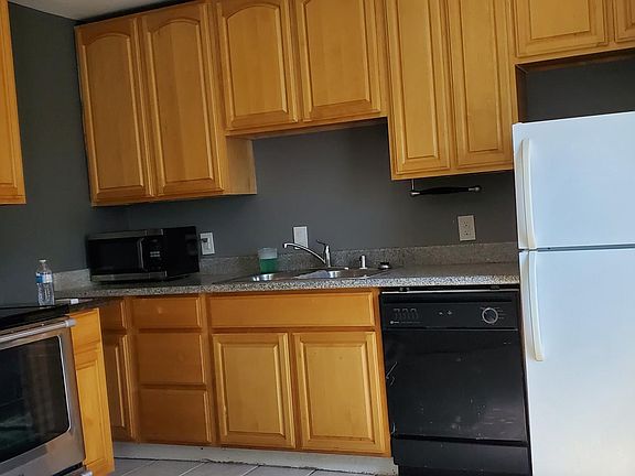 2nd image of 386 N 5th St