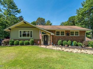 222 Cherokee Cir, Erwin, TN 37650