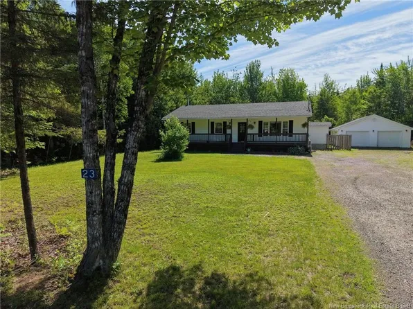 23 Maplewood Dr, Lincoln, NB E3B 7Y9