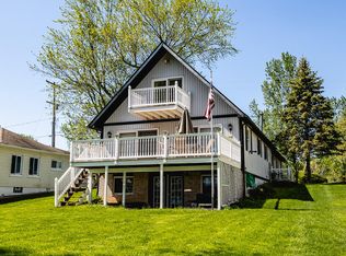 208 Lake Shore Dr, Brooklyn, MI 49230