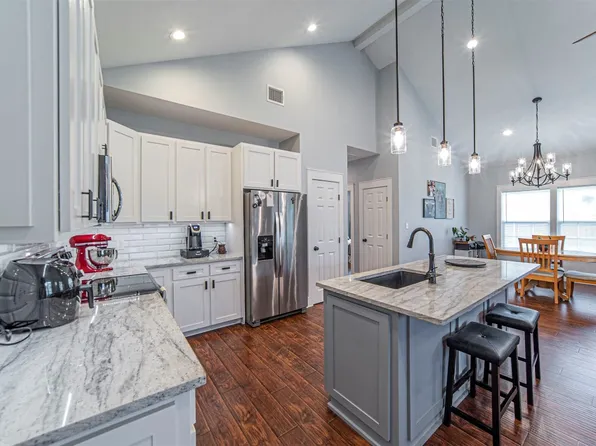 4011 Marana Dr, Granbury, TX 76048
