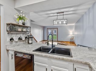 3191 Parkview Cir, Grove City, OH 43123