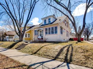 882 Cottage Ave E, Saint Paul, MN 55106