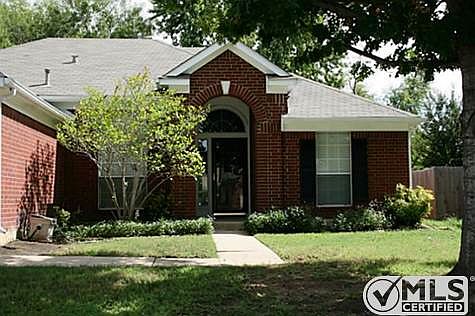 2nd image of 726 Claridge Dr