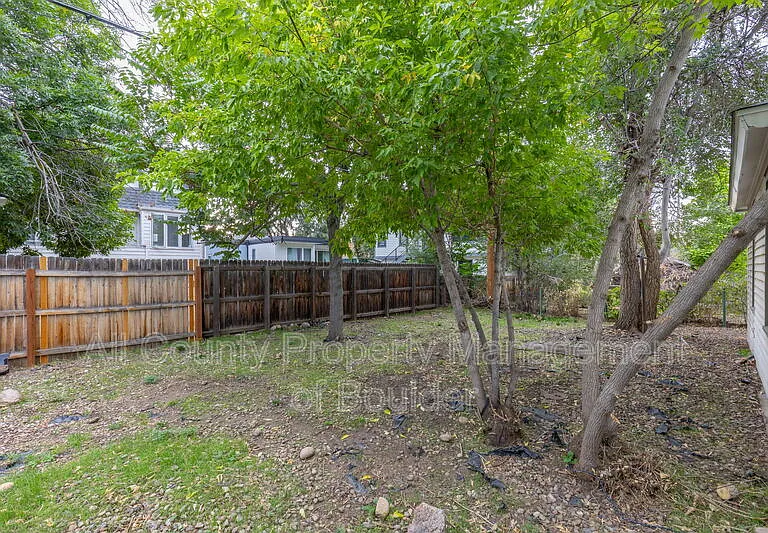 2245 Grove Cir — Photo 20