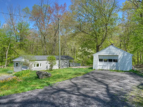 10 Milltown Road, North Stonington, CT 06359