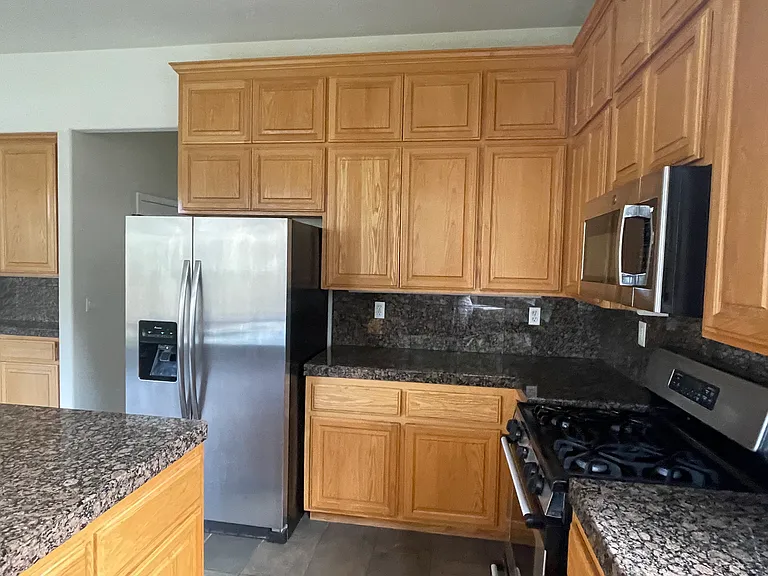 710 W K St — Photo 9