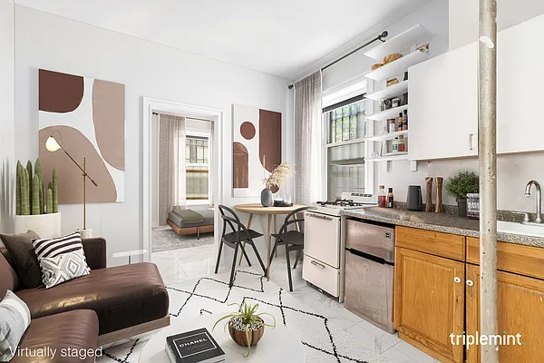 Sold by Triplemint | media 1