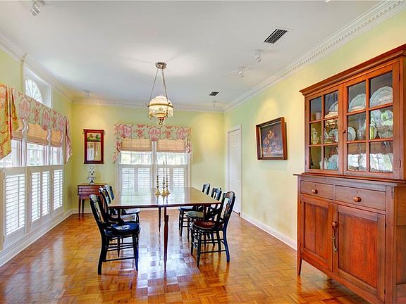 3rd image of 798 Mallery St APT 27