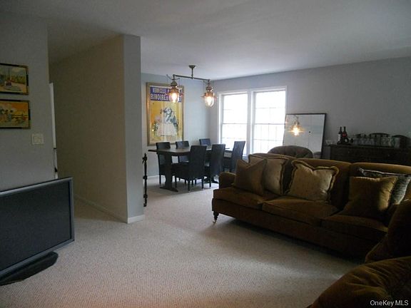 5th image of 149 King St APT 5