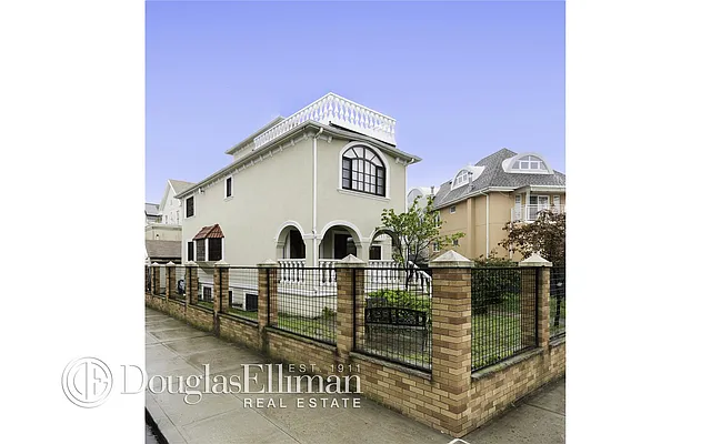 Sold by Douglas Elliman | media 14