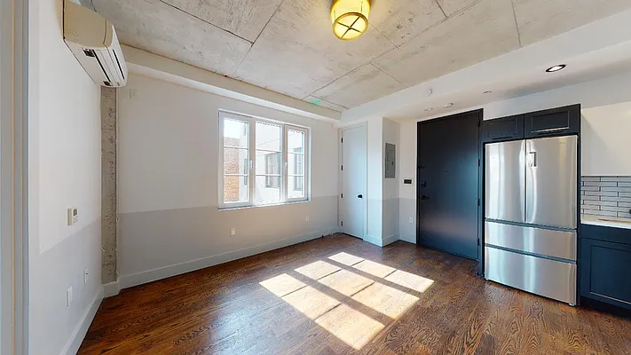 Rented by Bond New York | media 115