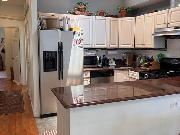 5th image of 10-7 50th Ave #4