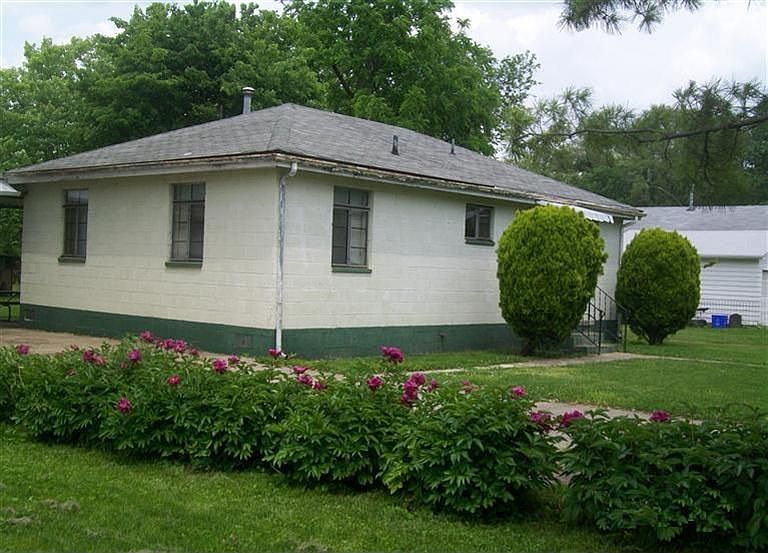 2nd image of 4513 Clarewood Ave