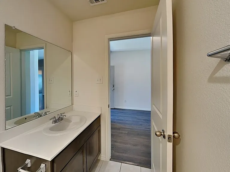 2909 Menguita St — Photo 17