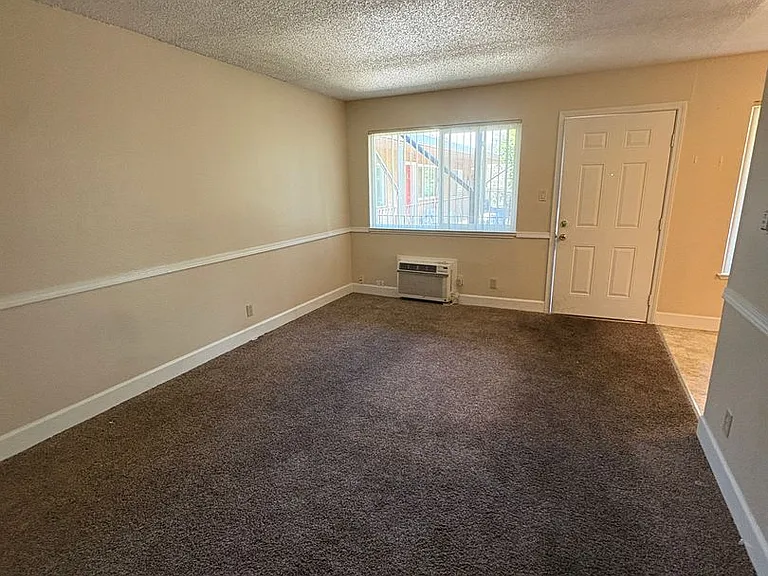 River's Bend Apartments - Orangevale 95662 — Photo 5