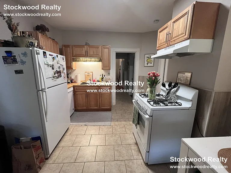 274 E Cottage St #1 — Photo 15