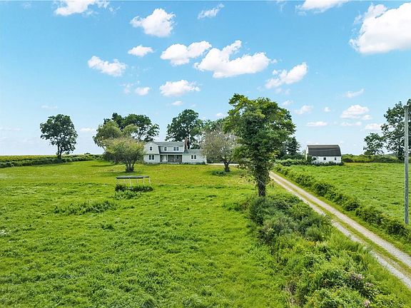4th image of 91 Wintechog Hill Rd #A