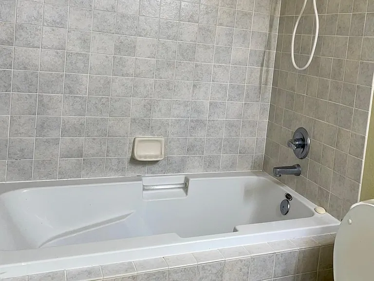 138 Beacon Way #1E — Photo 4