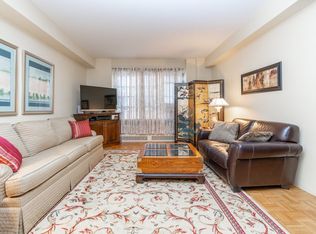 6910 108th St APT 3G, Forest Hills, NY 11375