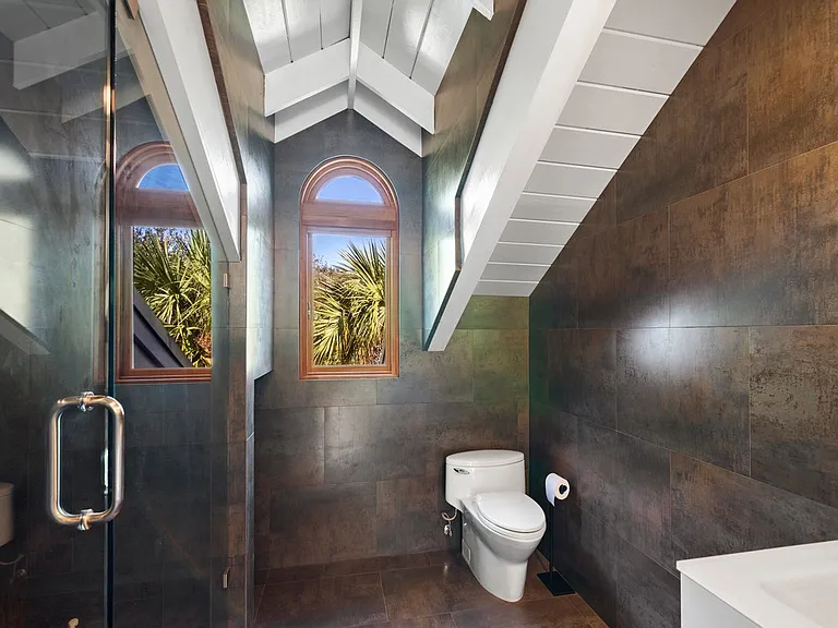 9415 Periwinkle Dr — Photo 19
