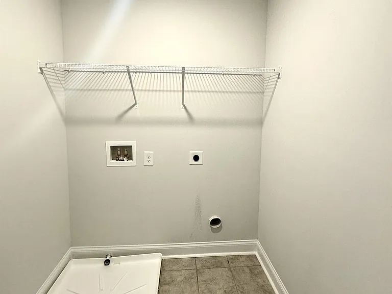 588 Amarante Cir — Photo 17