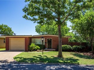 716 N 6th St, Weatherford, OK 73096