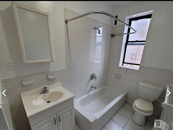 5th image of 2291 University Ave APT 4D