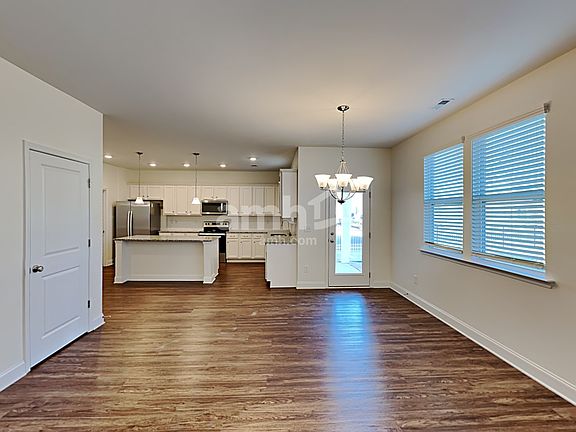 5th image of 2134 Laurel Village Cir