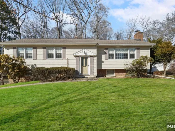 754 Koch Peak Ave, Township Of Washington, NJ 07676