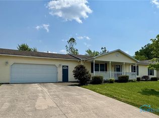 5117 Lake Shore Dr, Defiance, OH 43512