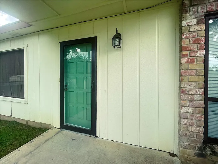 8627 N Normandale St — Photo 14
