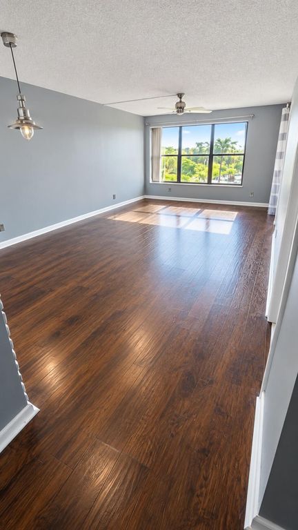 2320 S CYPRESS BEND Drive #401, photo 3