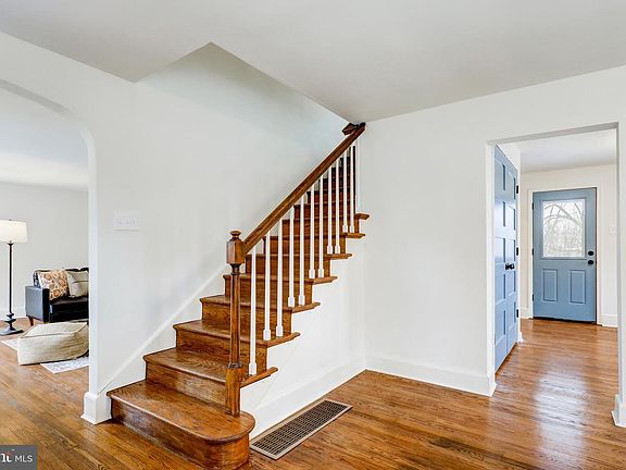 5th image of 125 Irish Ln
