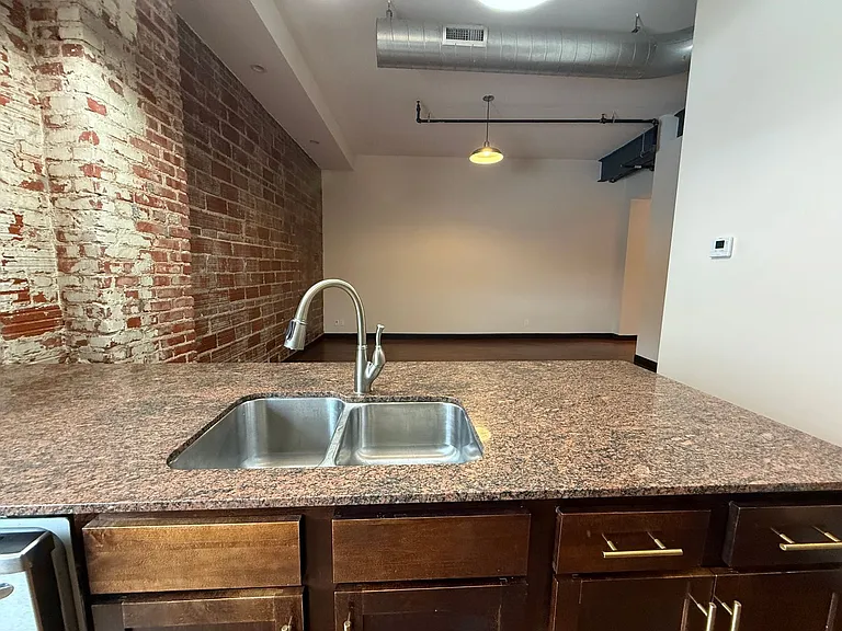 107 N Detroit Ave — Photo 13