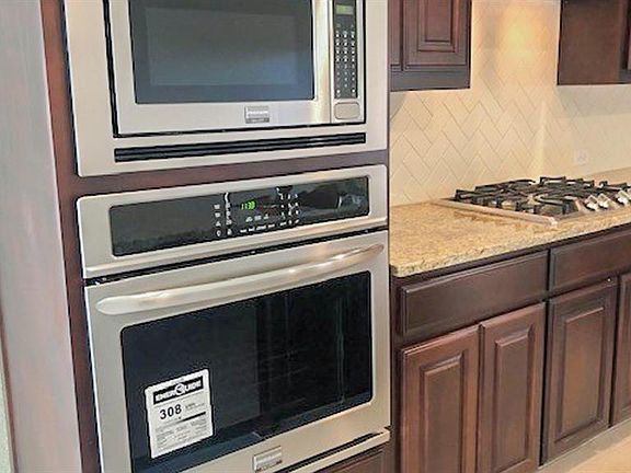 3rd image of 1025 Bluebird Way