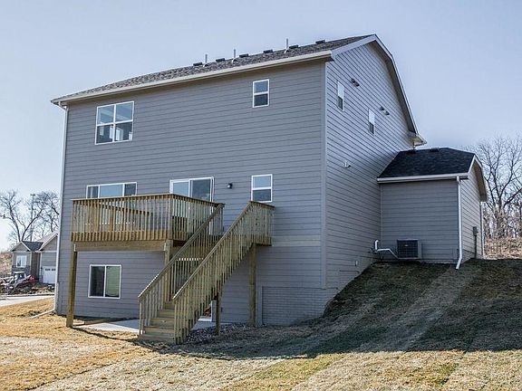 3rd image of 9272 Tamarack Dr