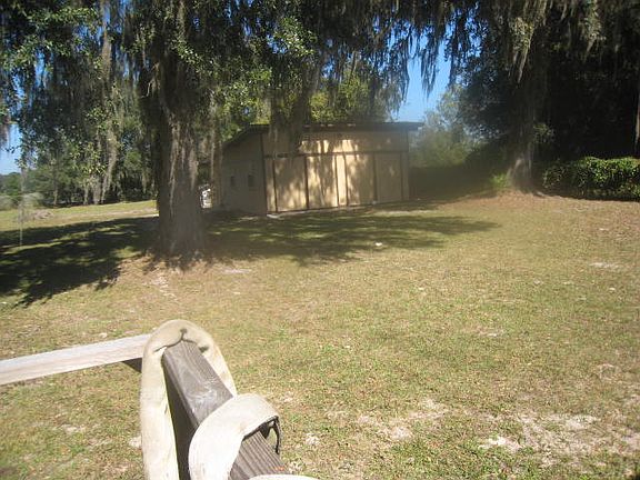 Dettached garage/workshop