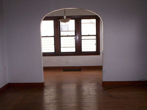 3rd image of 2512 Penna Ave