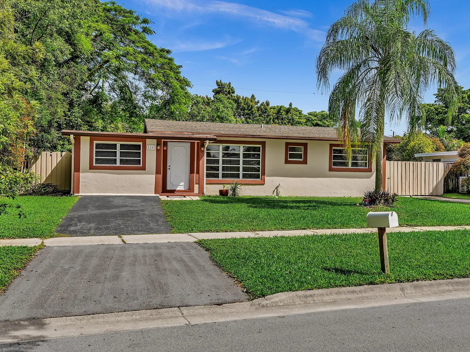 2 bed, 1.0 bath, 1159 sqft, $2,500 — Photo 3