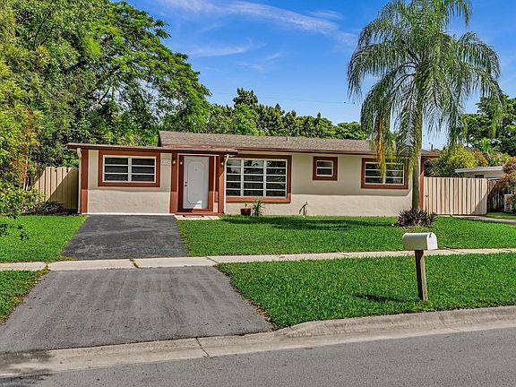 3rd image of 6143 NW 22nd St