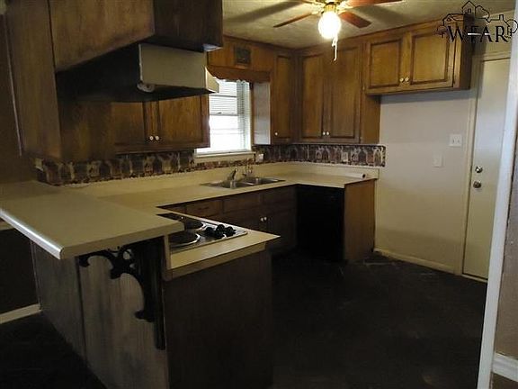 3rd image of 4670 Sierra Madre Dr