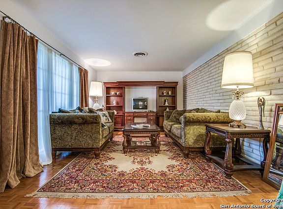 4th image of 3509 Stonehaven Dr