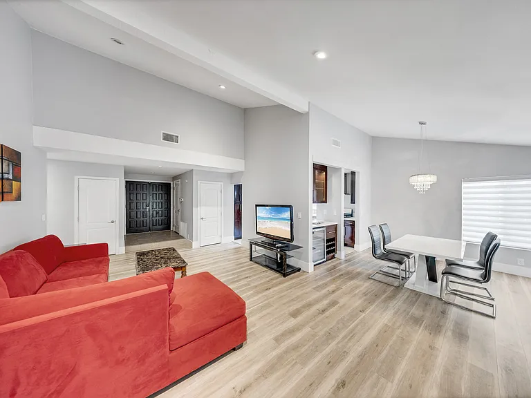 15937 La Ronda Cir — Photo 10