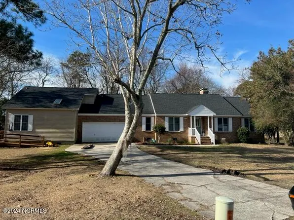 5702 Sloop Court, New Bern, NC 28560
